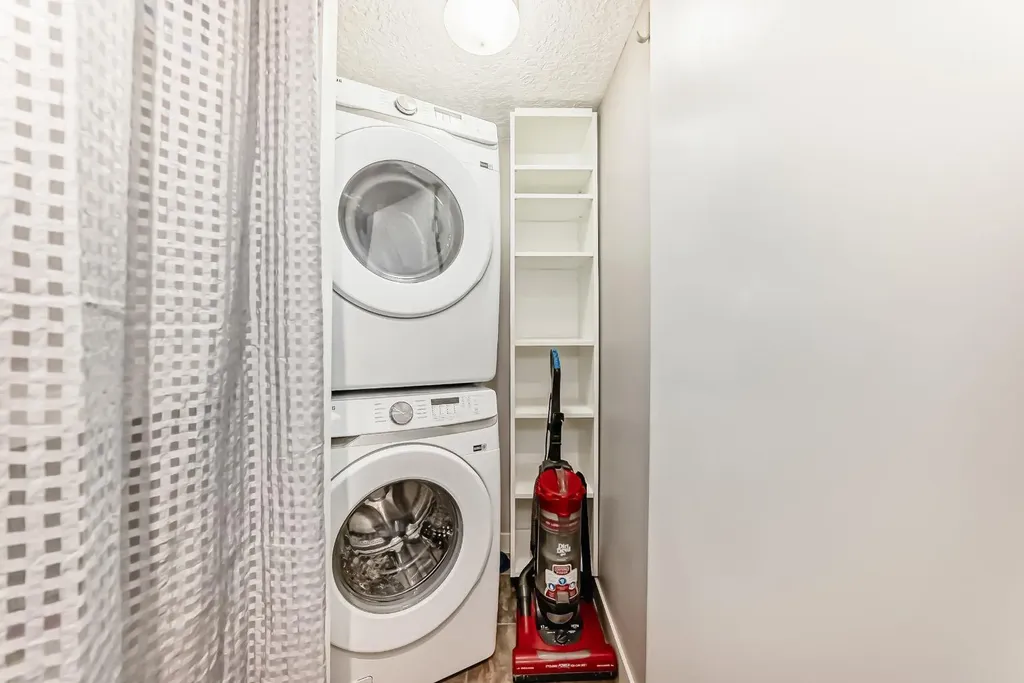 2902 17 Avenue SW Calgary AB T3E 0A9