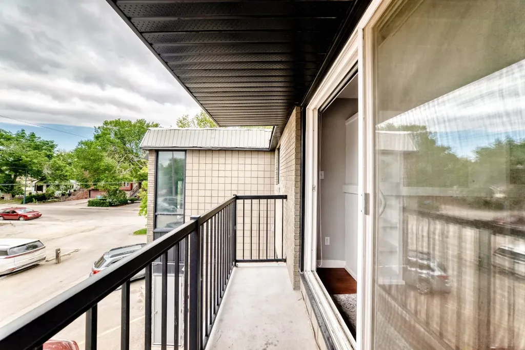 2902 17 Avenue SW Calgary AB T3E 0A9