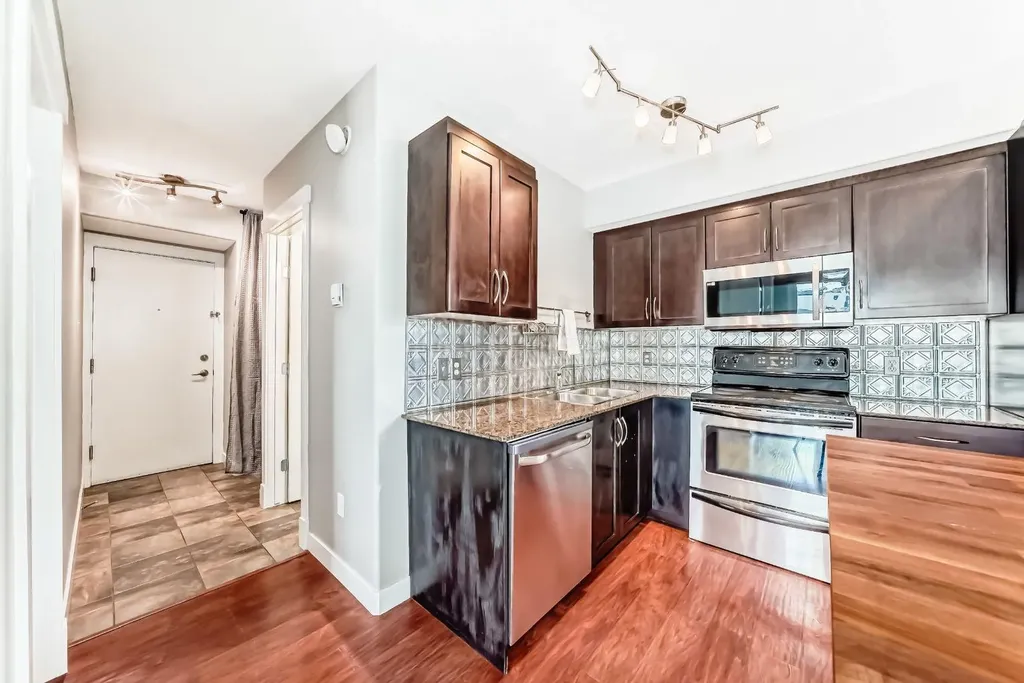 2902 17 Avenue SW Calgary AB T3E 0A9