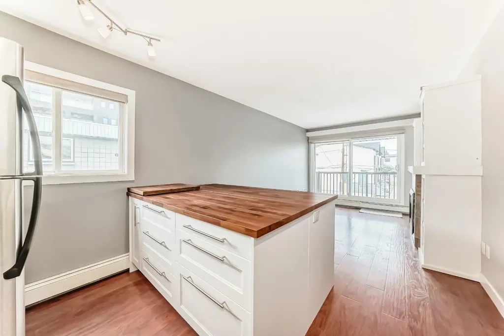 2902 17 Avenue SW Calgary AB T3E 0A9