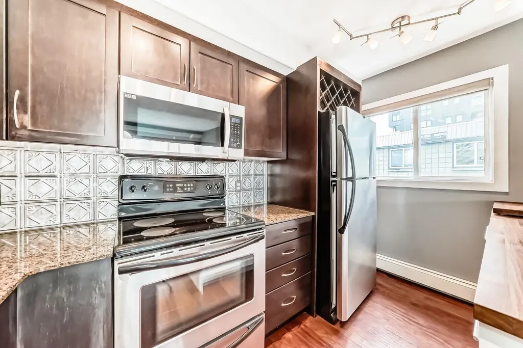 2902 17 Avenue SW Calgary AB T3E 0A9