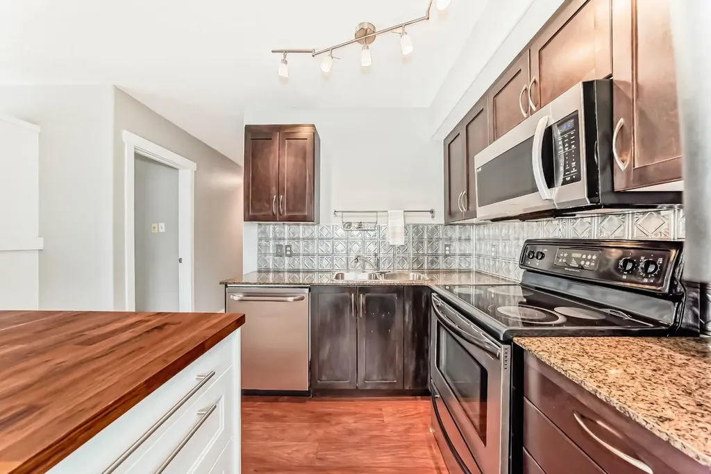 2902 17 Avenue SW Calgary AB T3E 0A9