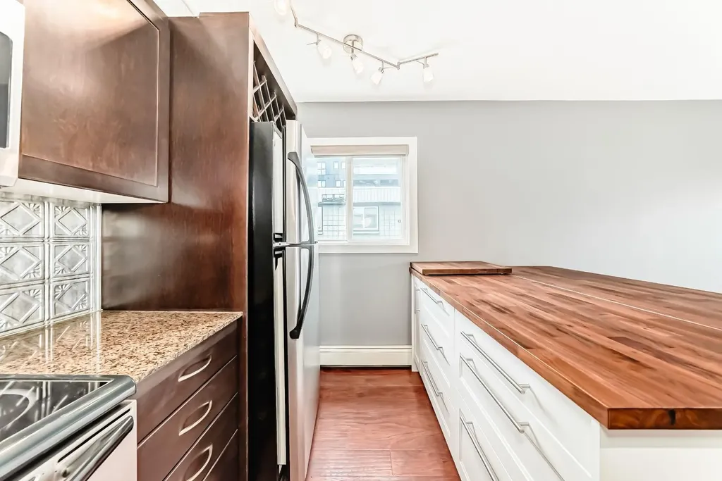 2902 17 Avenue SW Calgary AB T3E 0A9