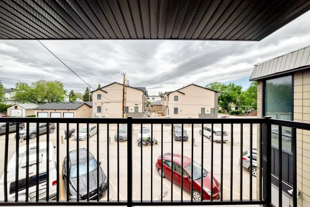 2902 17 Avenue SW Calgary AB T3E 0A9