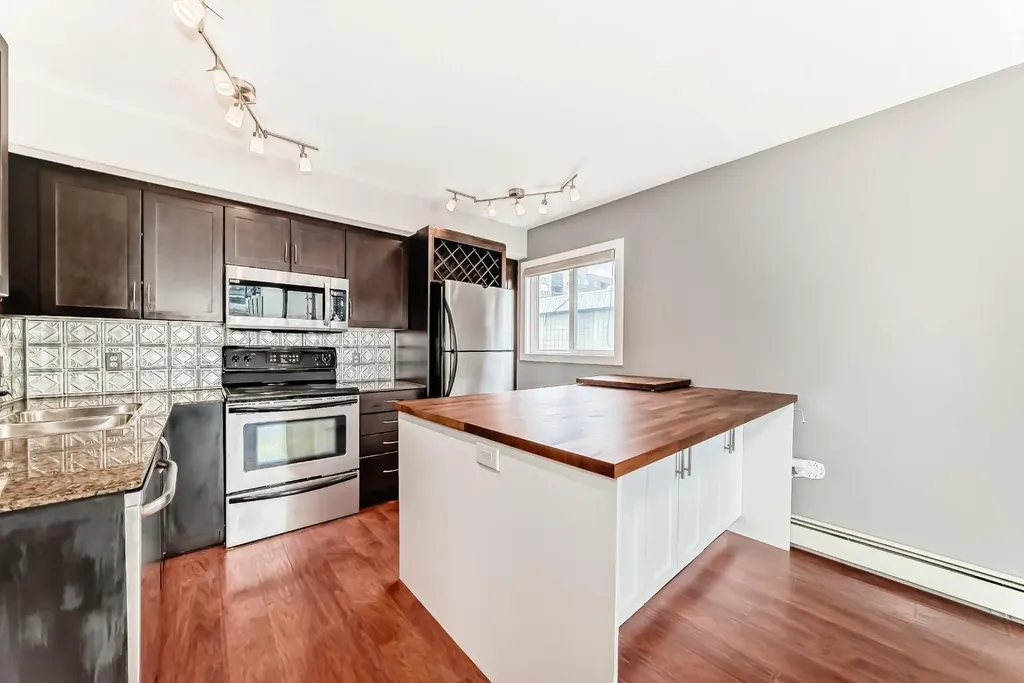 2902 17 Avenue SW Calgary AB T3E 0A9