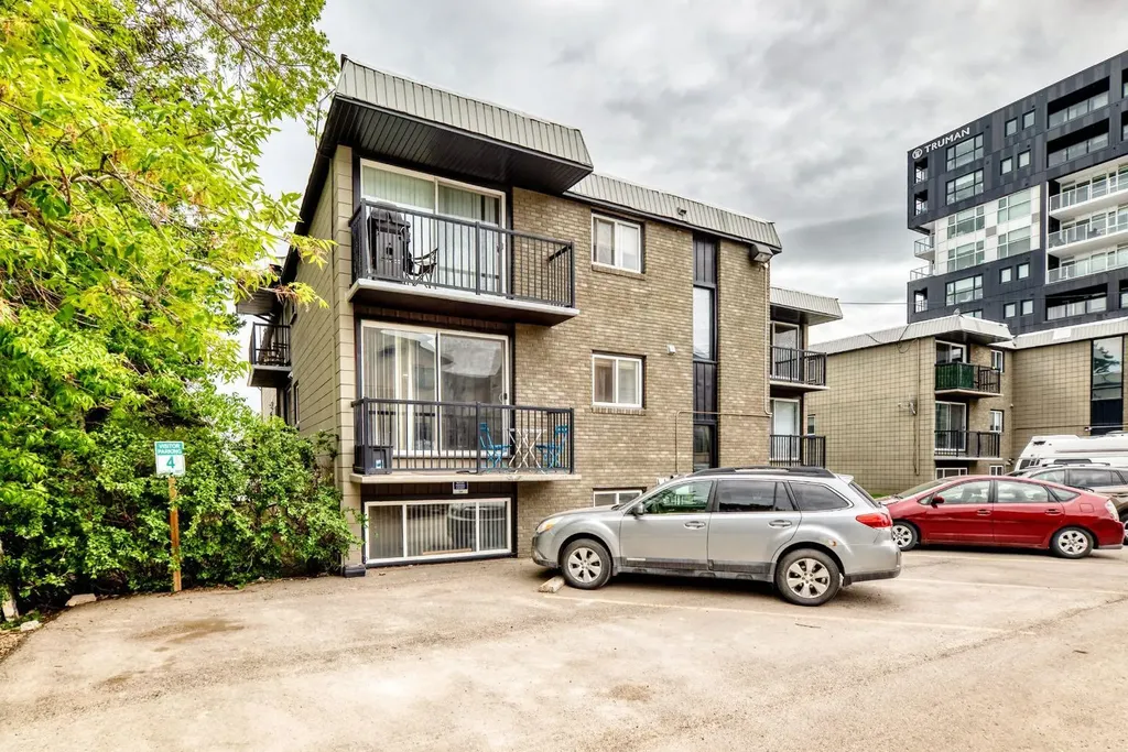 2902 17 Avenue SW Calgary AB T3E 0A9