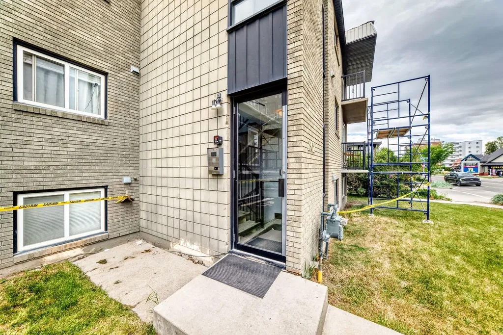 2902 17 Avenue SW Calgary AB T3E 0A9