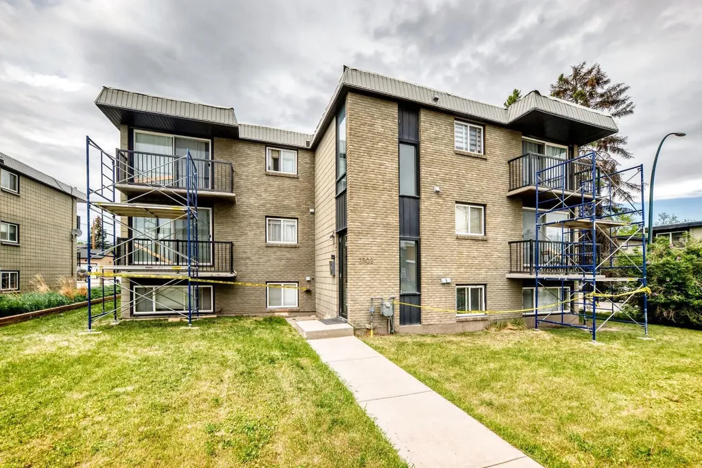 2902 17 Avenue SW Calgary AB T3E 0A9