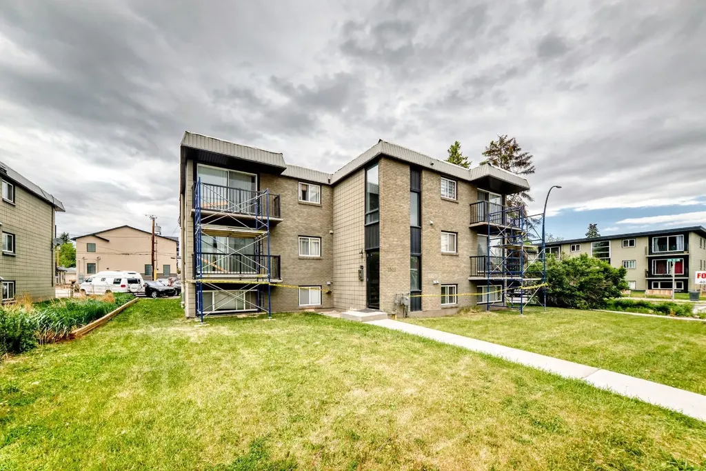 2902 17 Avenue SW Calgary AB T3E 0A9