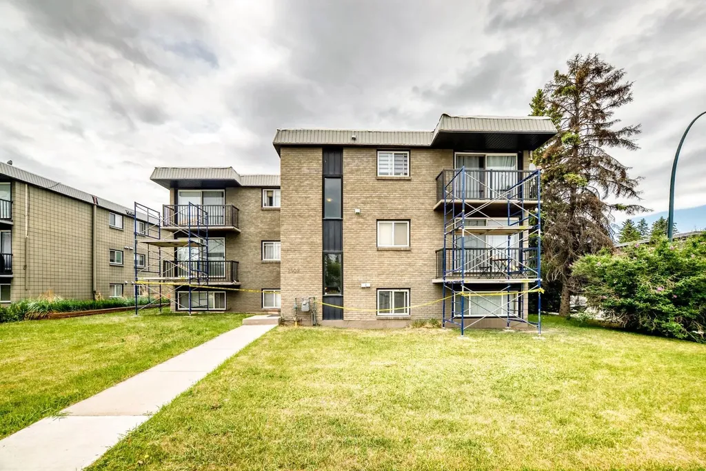 2902 17 Avenue SW Calgary AB T3E 0A9