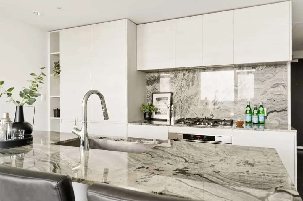 310 12 Avenue SW Calgary AB T2R 1B5