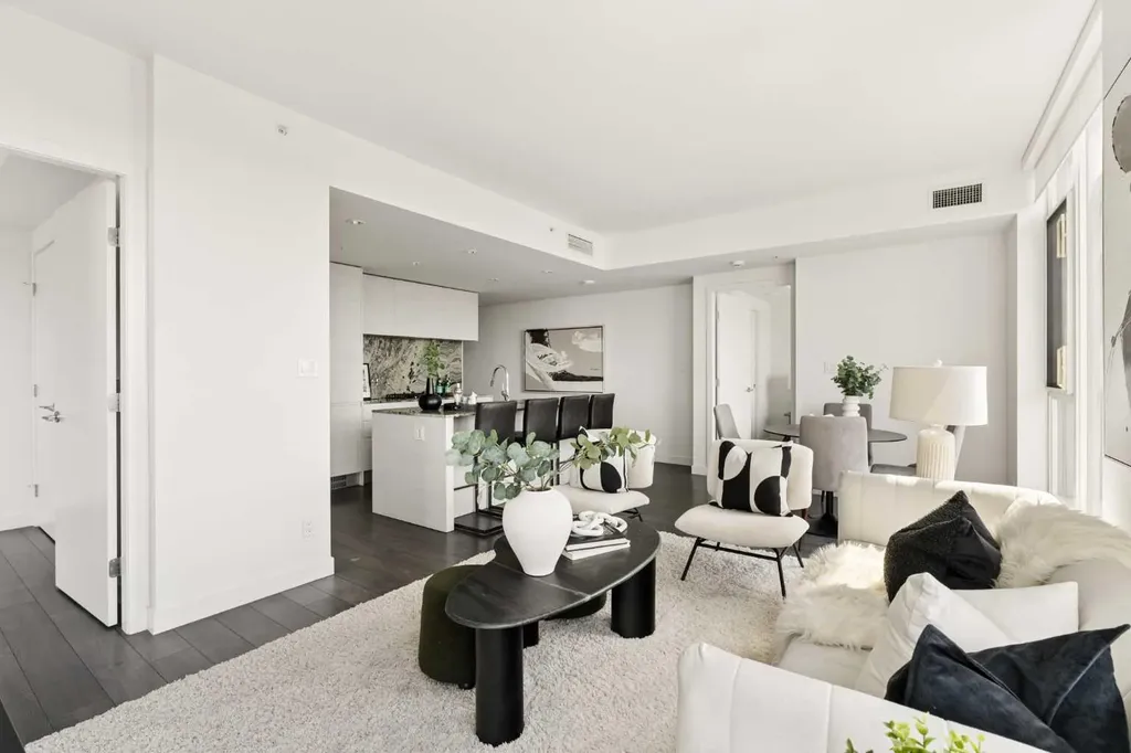 310 12 Avenue SW Calgary AB T2R 1B5