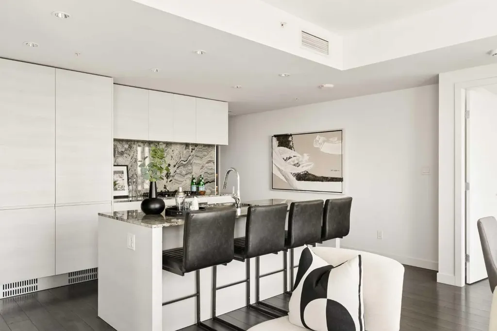 310 12 Avenue SW Calgary AB T2R 1B5