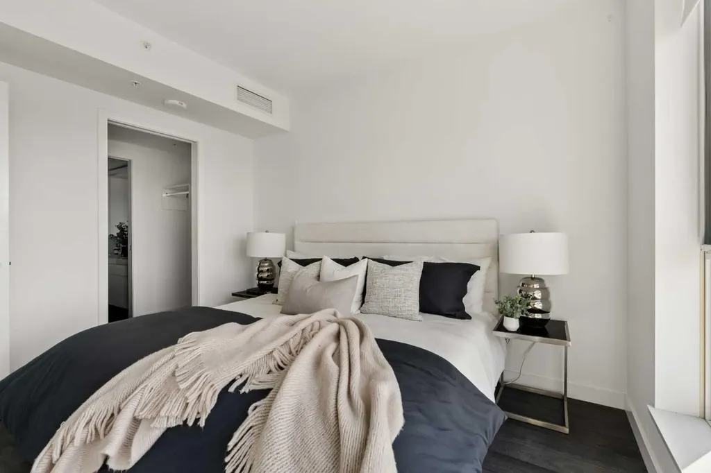 310 12 Avenue SW Calgary AB T2R 1B5