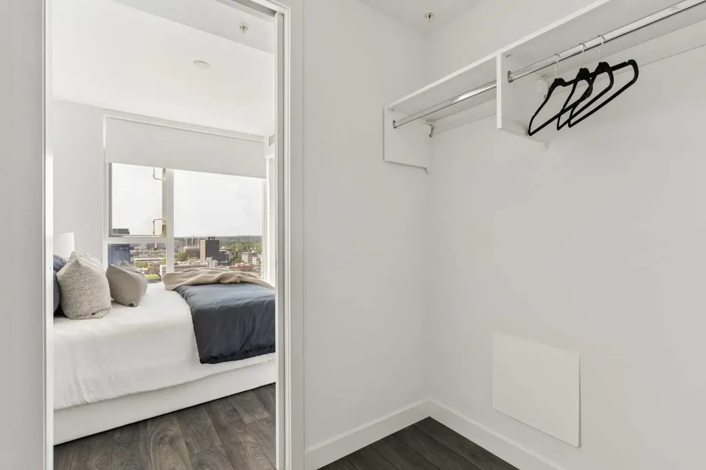 310 12 Avenue SW Calgary AB T2R 1B5