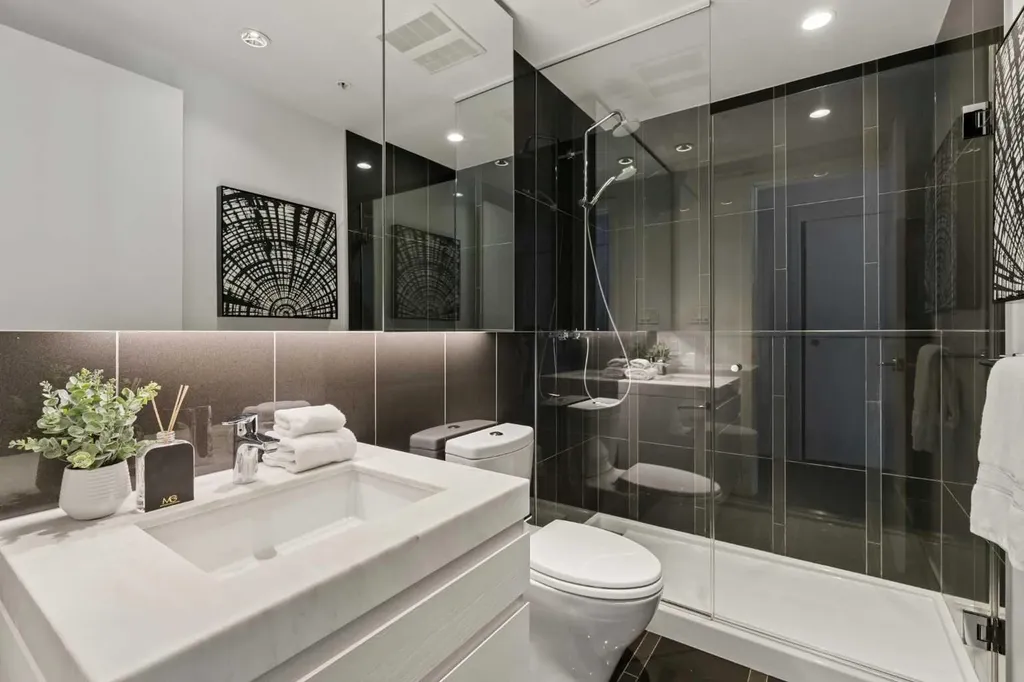 310 12 Avenue SW Calgary AB T2R 1B5