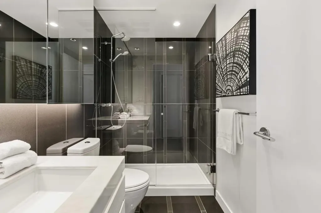 310 12 Avenue SW Calgary AB T2R 1B5