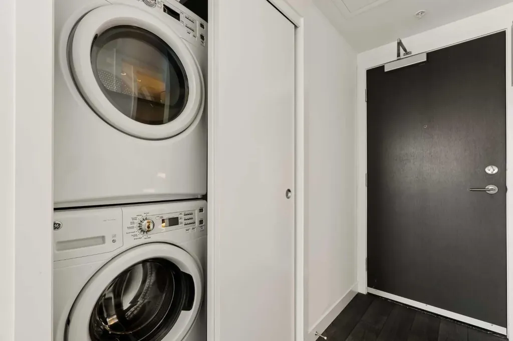 310 12 Avenue SW Calgary AB T2R 1B5