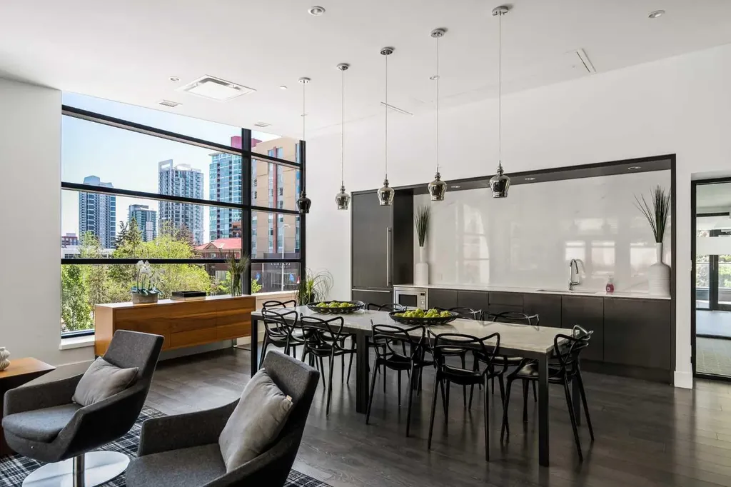 310 12 Avenue SW Calgary AB T2R 1B5