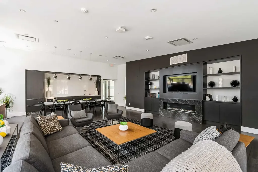 310 12 Avenue SW Calgary AB T2R 1B5