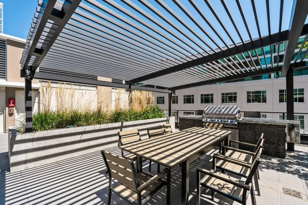 310 12 Avenue SW Calgary AB T2R 1B5