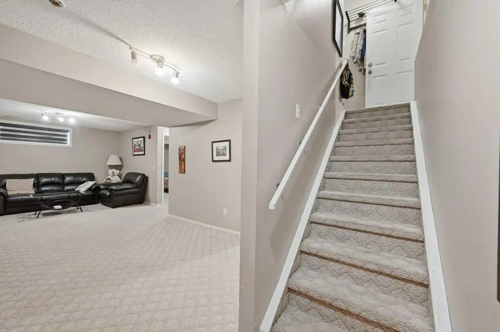 86 Saddlecrest Close NE Calgary AB T3J5B6