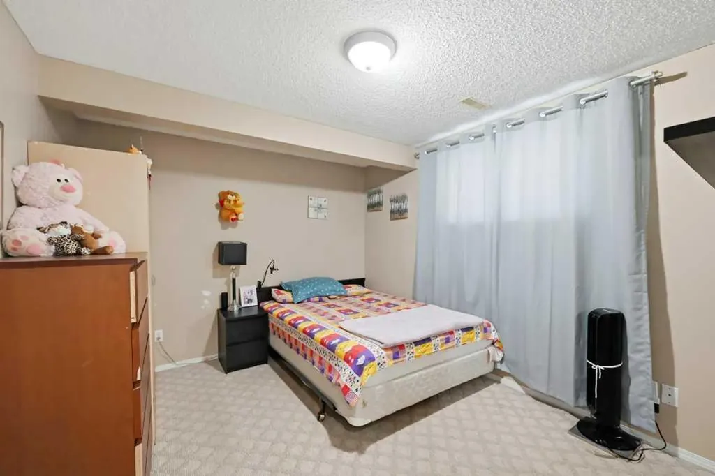 86 Saddlecrest Close NE Calgary AB T3J5B6