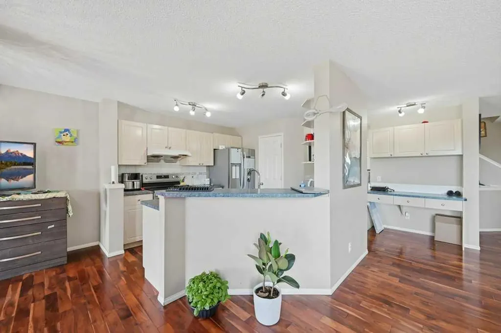 86 Saddlecrest Close NE Calgary AB T3J5B6
