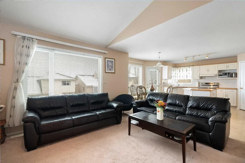 141 Arbour Stone Close NW Calgary AB T3G4T2