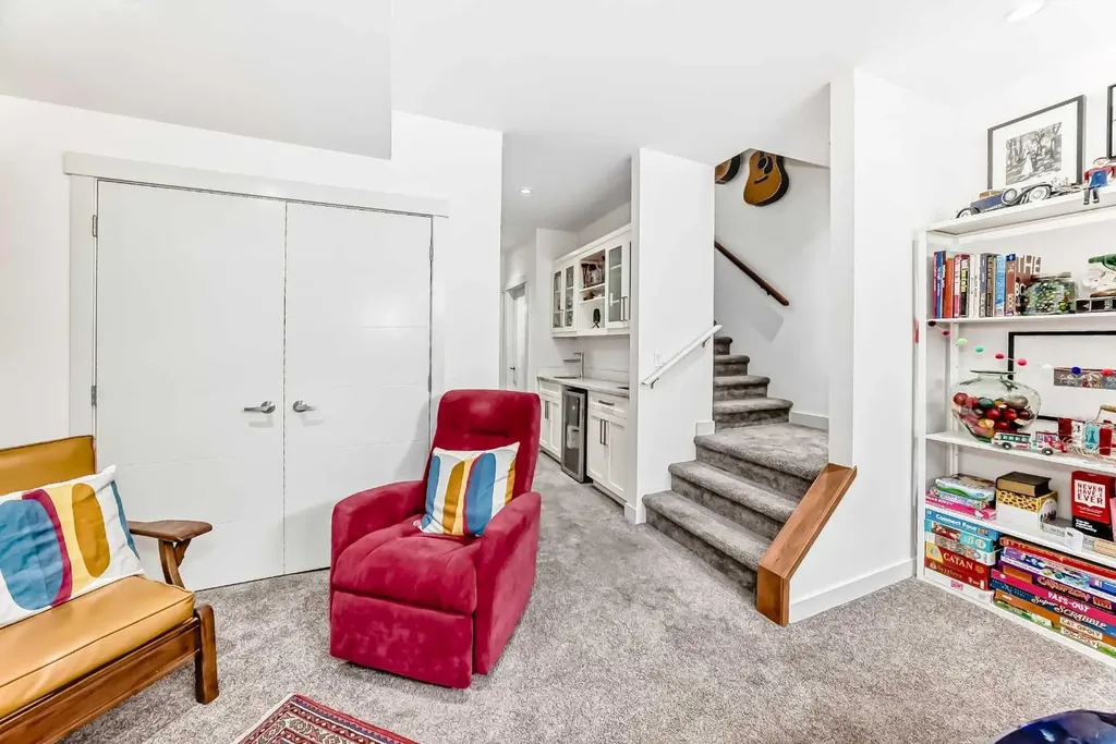 1048 Regal Crescent NE Calgary AB T2E5H1