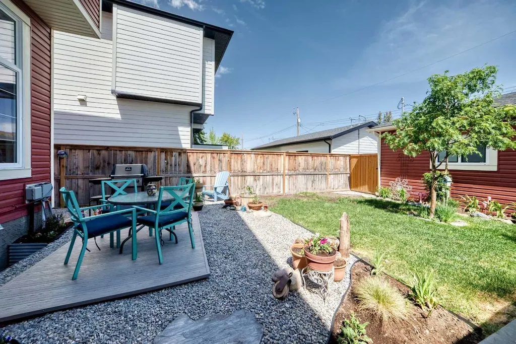 1048 Regal Crescent NE Calgary AB T2E5H1
