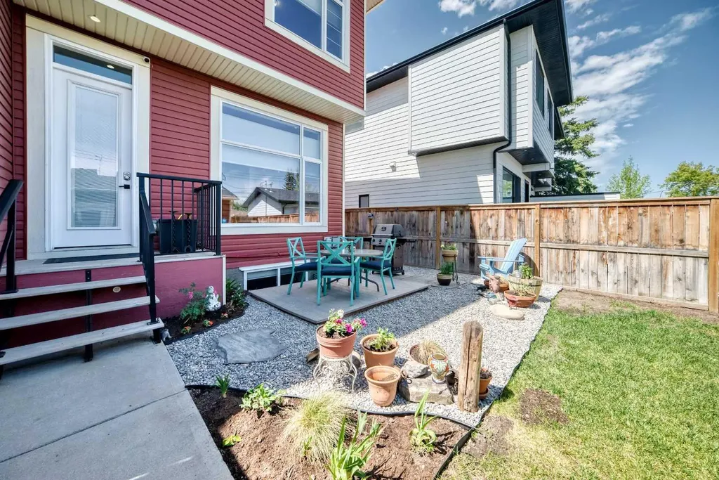1048 Regal Crescent NE Calgary AB T2E5H1