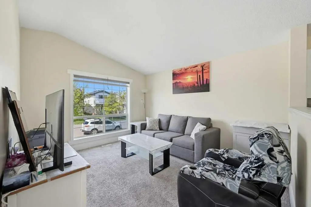 141 Martin Crossing Crescent NE Calgary AB T3J3S9
