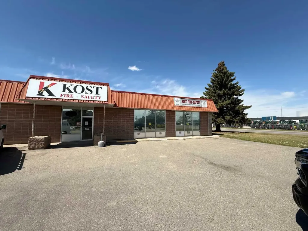 1710 31 Street N Lethbridge AB T1H5H1