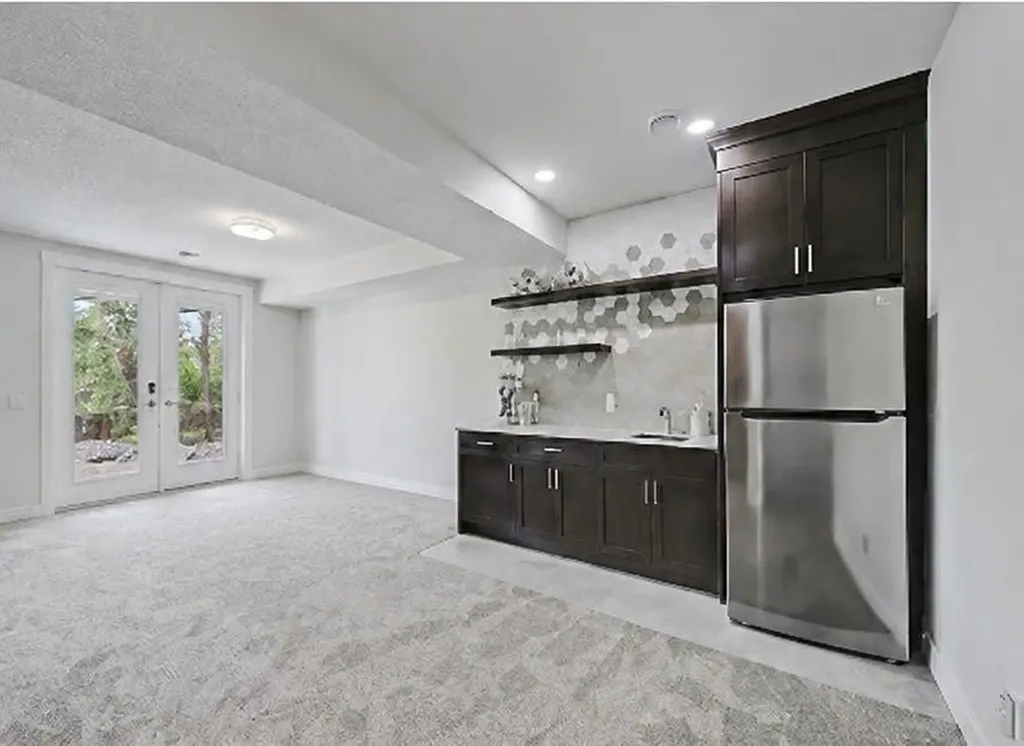 548 Cranbrook Gardens SE Calgary AB T3M 3N5