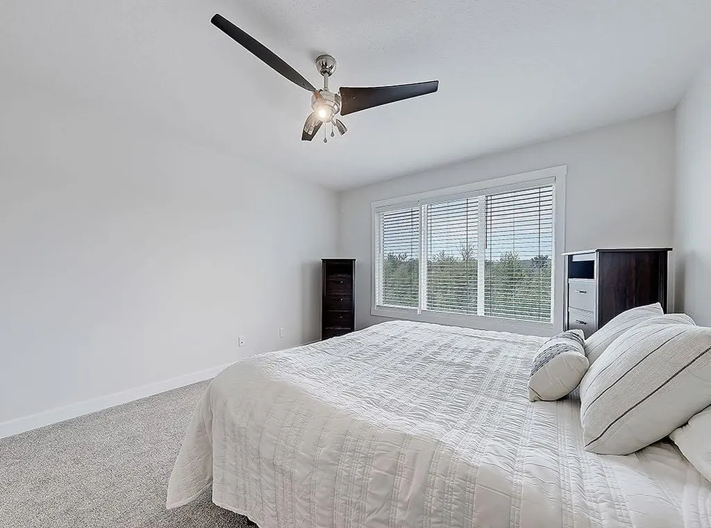 548 Cranbrook Gardens SE Calgary AB T3M 3N5