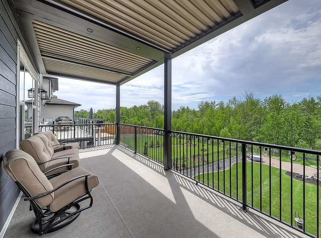 548 Cranbrook Gardens SE Calgary AB T3M 3N5