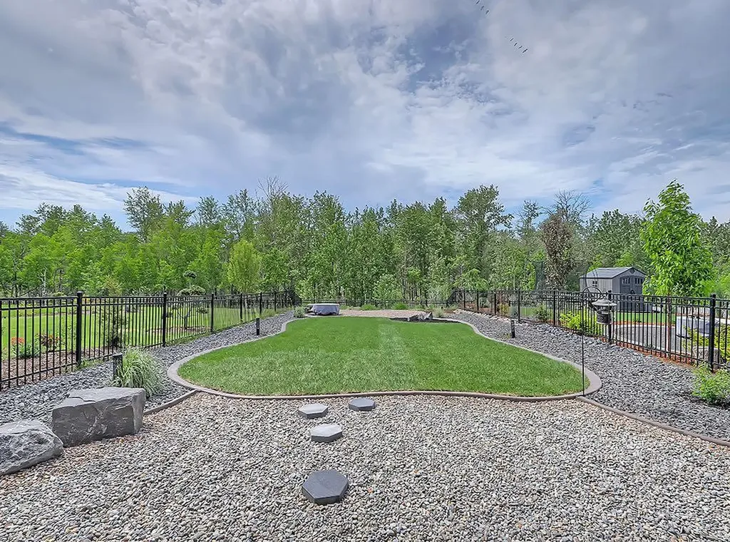 548 Cranbrook Gardens SE Calgary AB T3M 3N5