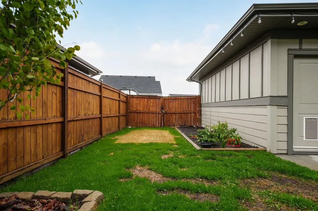 30 Yarrow Gate Rural Rocky View County AB T3Z 0C8