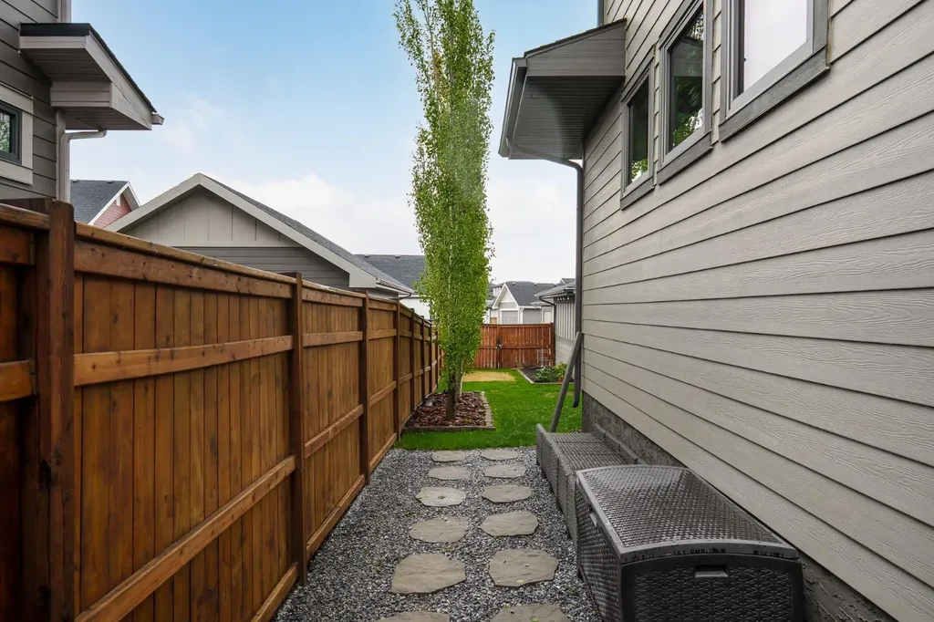 30 Yarrow Gate Rural Rocky View County AB T3Z 0C8