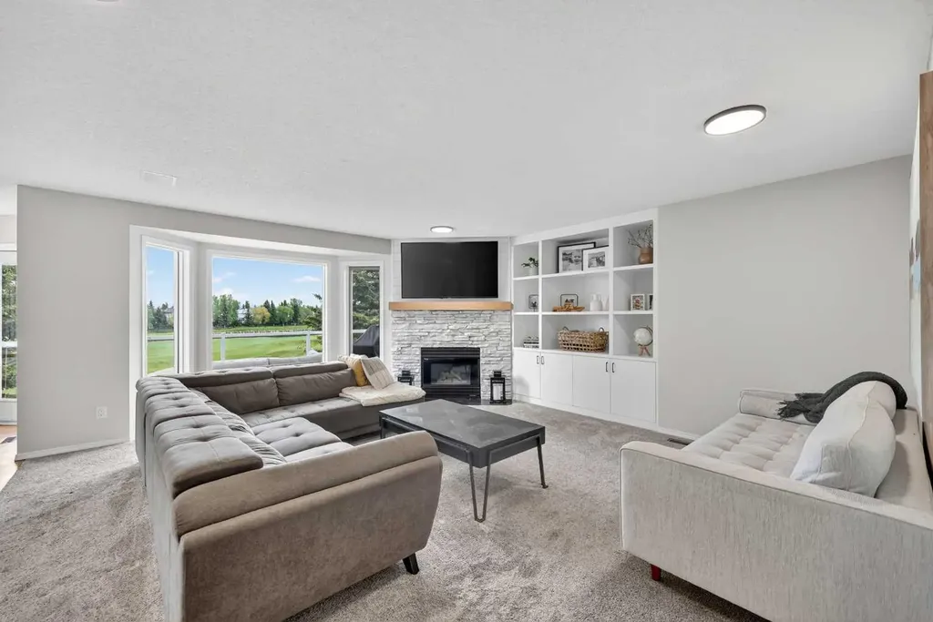 11212 Valley Ridge Drive NW Calgary AB T3B 5L8