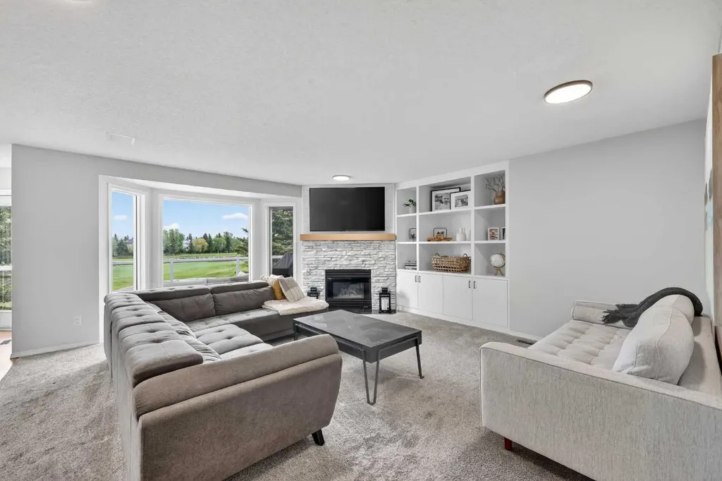 11212 Valley Ridge Drive NW Calgary AB T3B 5L8