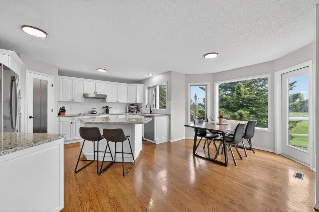 11212 Valley Ridge Drive NW Calgary AB T3B 5L8