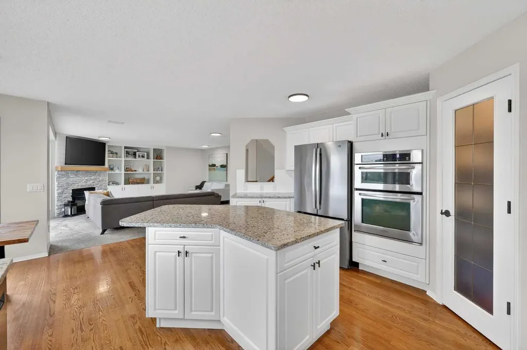 11212 Valley Ridge Drive NW Calgary AB T3B 5L8