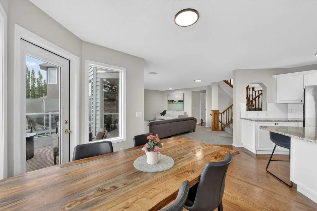 11212 Valley Ridge Drive NW Calgary AB T3B 5L8