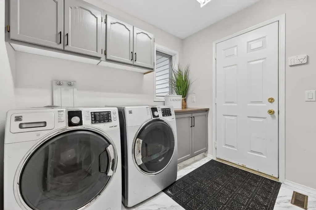11212 Valley Ridge Drive NW Calgary AB T3B 5L8