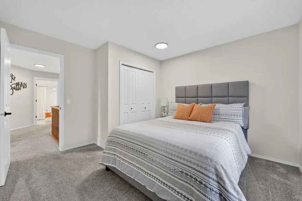 11212 Valley Ridge Drive NW Calgary AB T3B 5L8