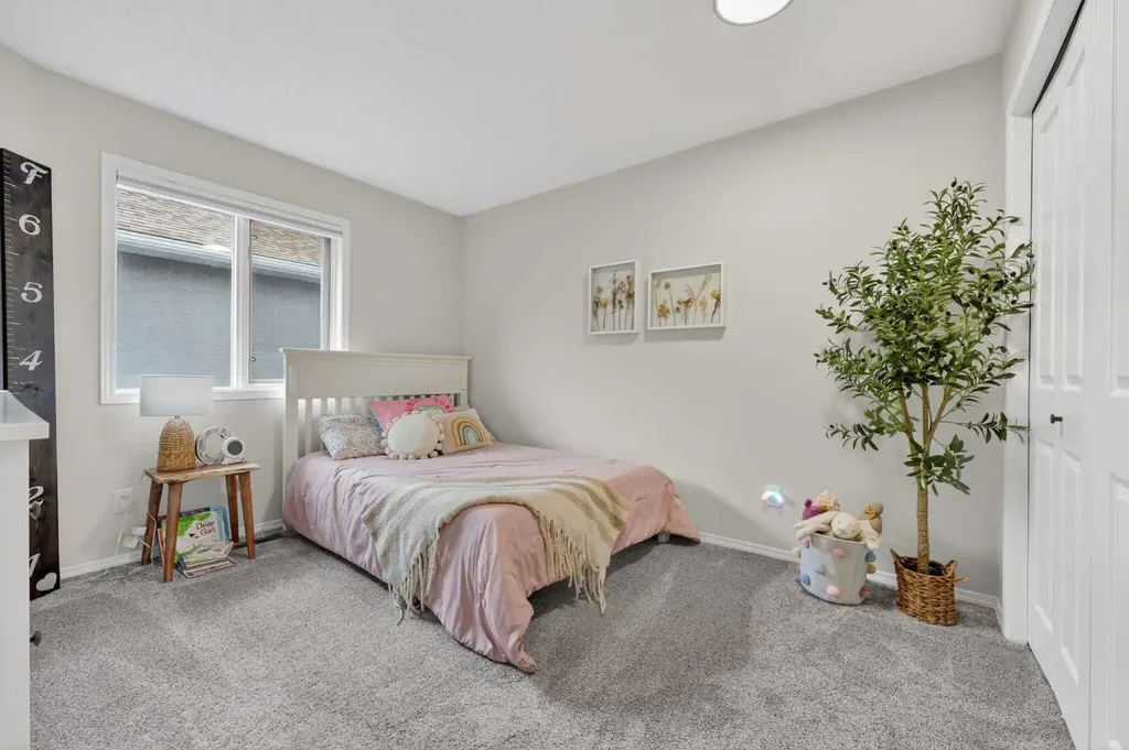 11212 Valley Ridge Drive NW Calgary AB T3B 5L8