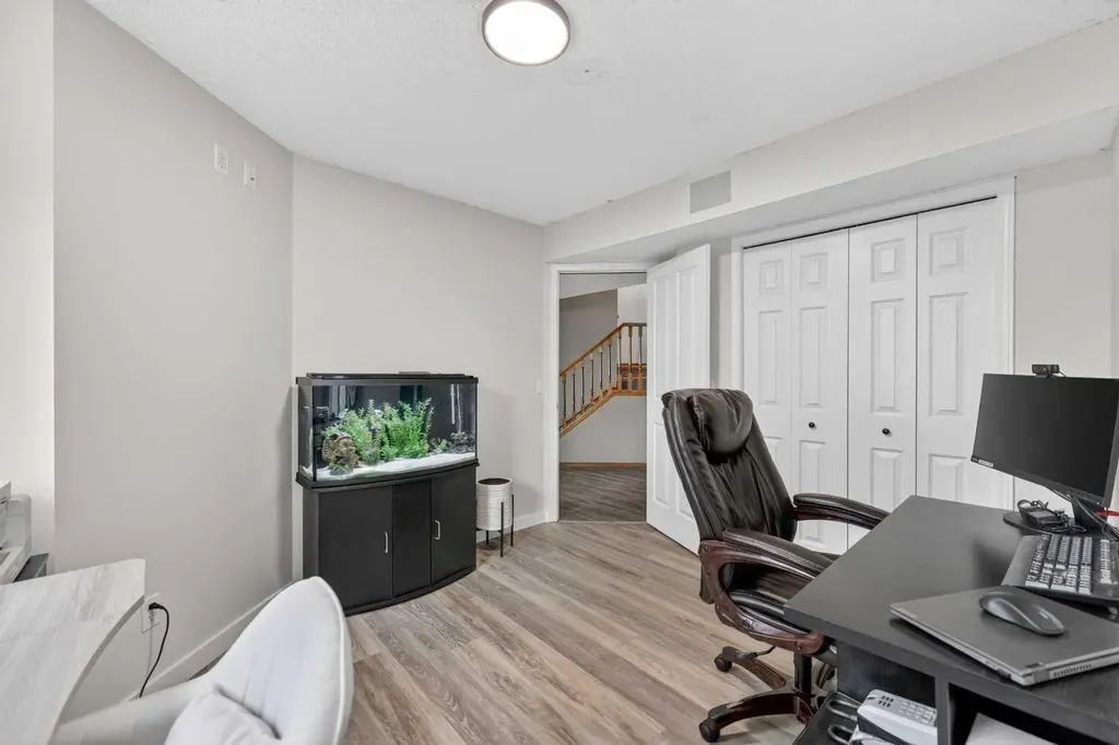 11212 Valley Ridge Drive NW Calgary AB T3B 5L8