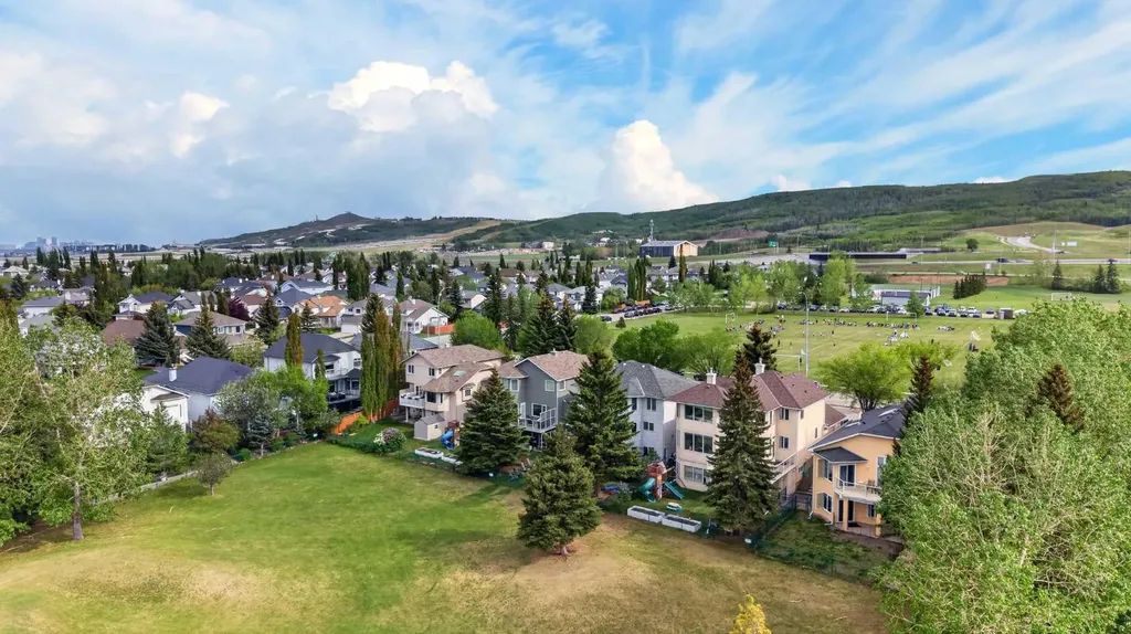 11212 Valley Ridge Drive NW Calgary AB T3B 5L8